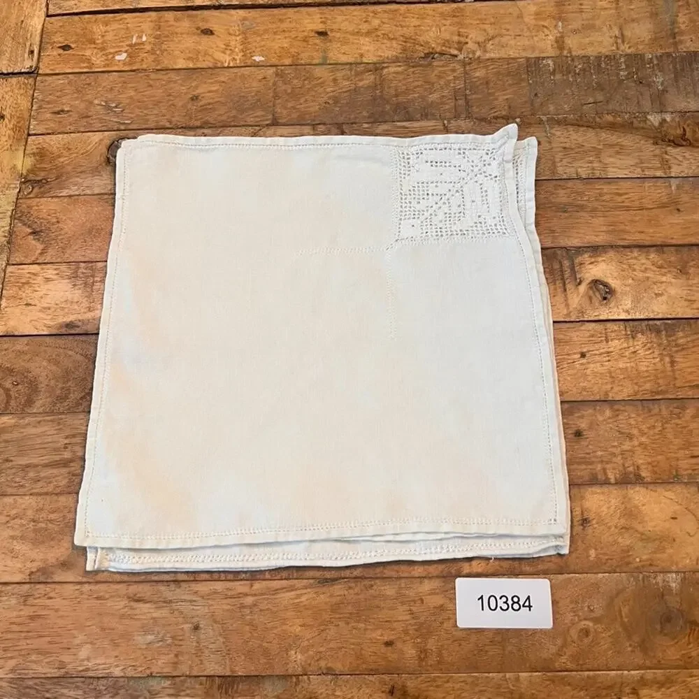 Vintage Napkin Set of 4 10 x 10.5